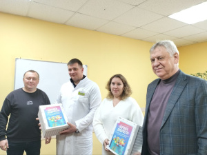 Я прививок не боюсь, за игрушку улыбнусь! 