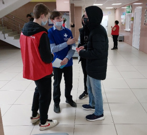Волонтеры – медики Нягани провели профилактическую акцию «Узнай цифры своего артериального давления»