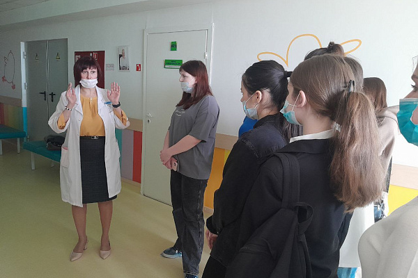 Экскурсия от Центра профориентации в Няганской городской детской поликлинике