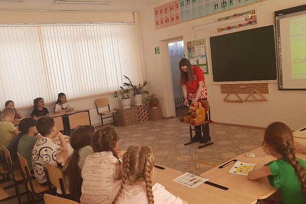 Каникулярное время волонтеры – медики провели с пользой