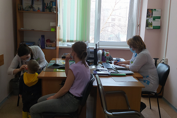 Няганская городская детская поликлиника оказывает всестороннюю медицинскую помощь детям, прибывшим из Донецкой народной республики.