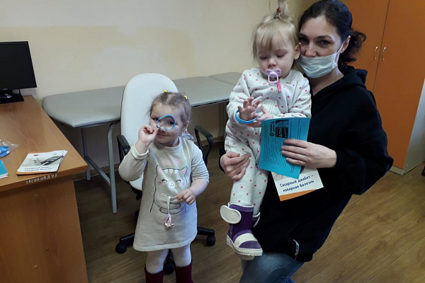 Специалисты Няганской городской детской поликлиники провели очередную акцию «Узнай свой уровень сахара в крови»
