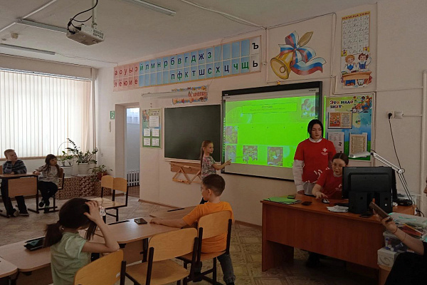 Каникулярное время волонтеры – медики провели с пользой