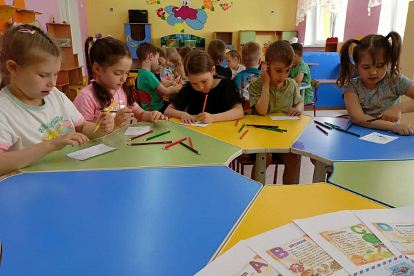  В летних лагерях продолжается работа по сохранению и укреплению детского здоровья    