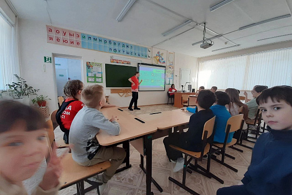 Каникулярное время волонтеры – медики провели с пользой