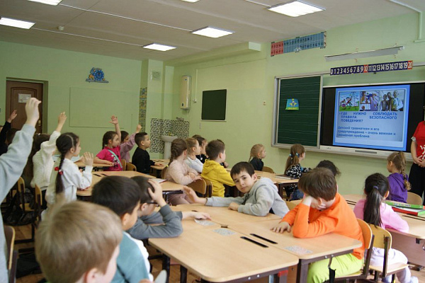 Каникулярное время волонтеры – медики провели с пользой