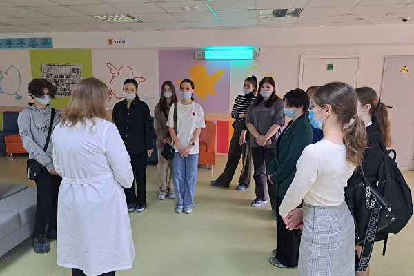 Экскурсия от Центра профориентации в Няганской городской детской поликлинике