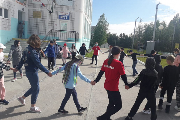 Специалисты Няганской городской детской поликлиники  профилактическую работу продолжают  в летних лагерях города.